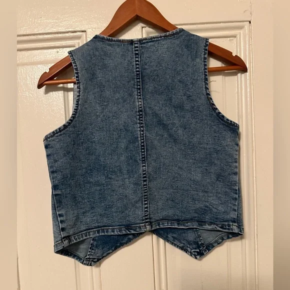 Light Denim Button top size small nwot - Picture 7 of 7
